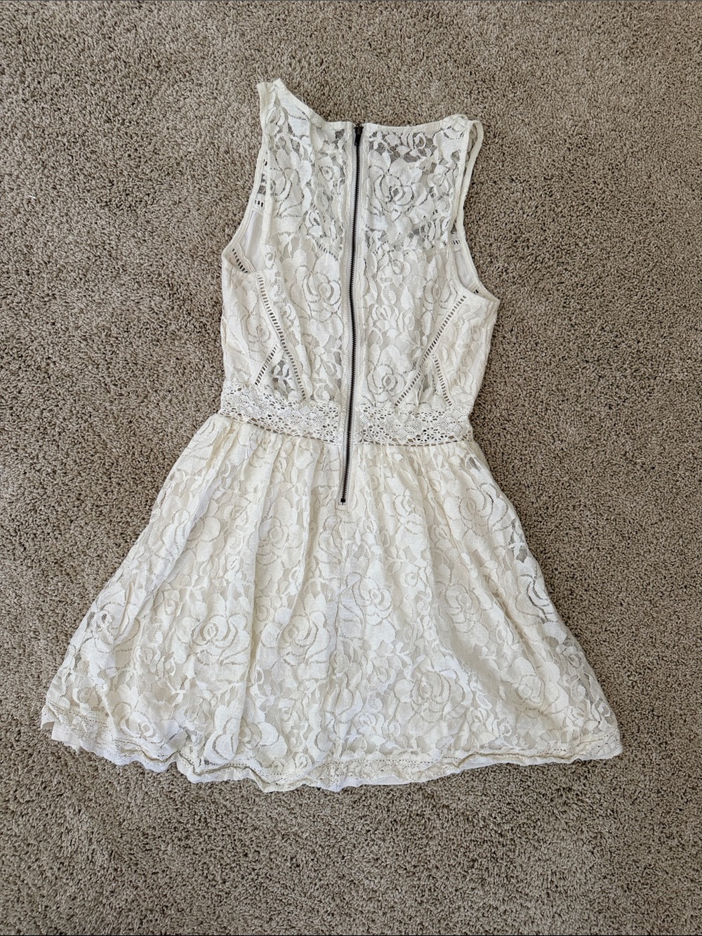 Junior’s Kimchi blue white lace dress. - Picture 3 of 3